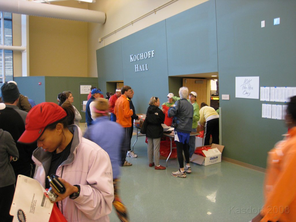 040 Martian10K_2008.jpg - When we arrived the line to pick up packets was pretty short, only took a few minutes to get the bib and Championchip - and the cool shirt!